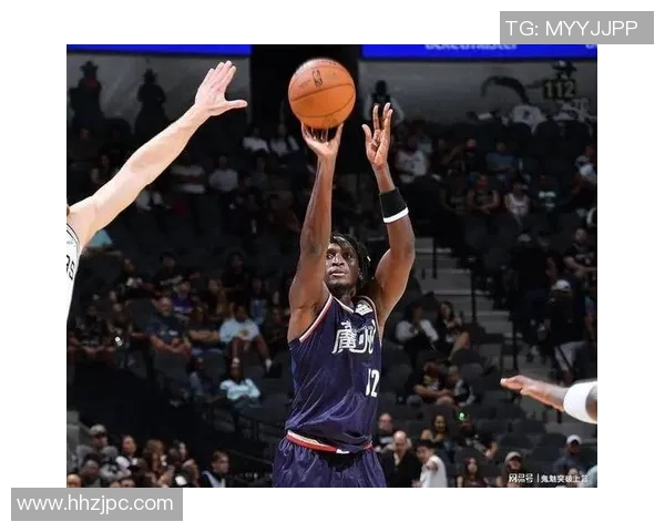 快船新援砍下生涯新高,带领球队迎来巅峰时刻 快船新援砍下生涯新高,带领球队迎来巅峰时刻